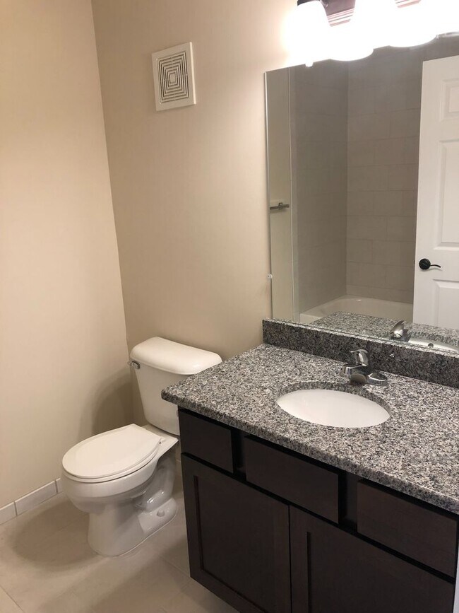 Building Photo - 8246 Promenade Cir