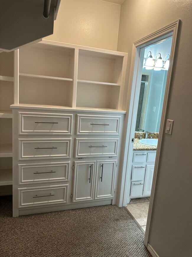 Main walk in closet - 428 Quail Ave