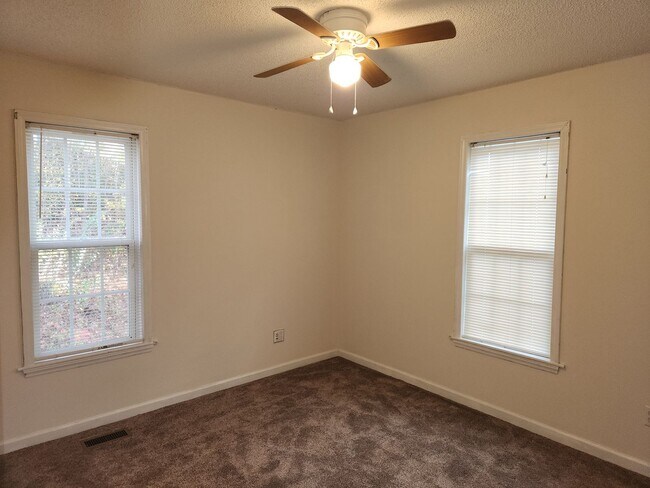 Building Photo - 3 Bedroom 2 Bath for Rent!!!