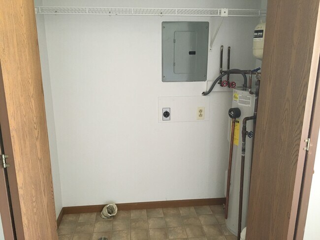 Washer/Dryer Hook-ups - 800 Village Dr