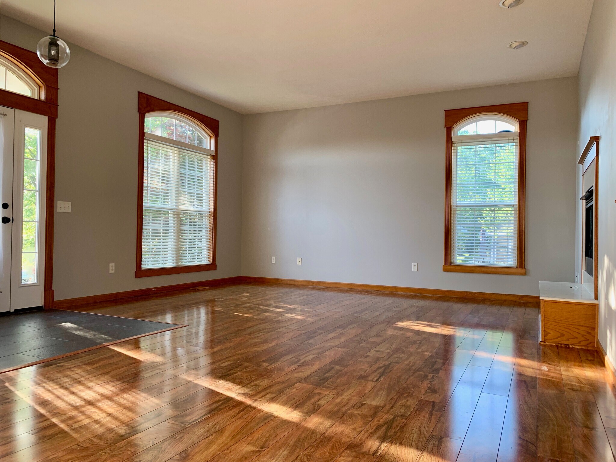 Building Photo - 1209 W. Aspen Ct.