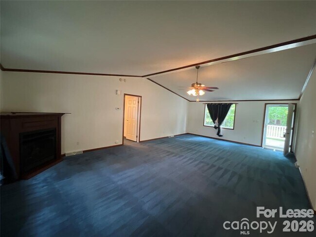 Building Photo - 447 Kemp Rd