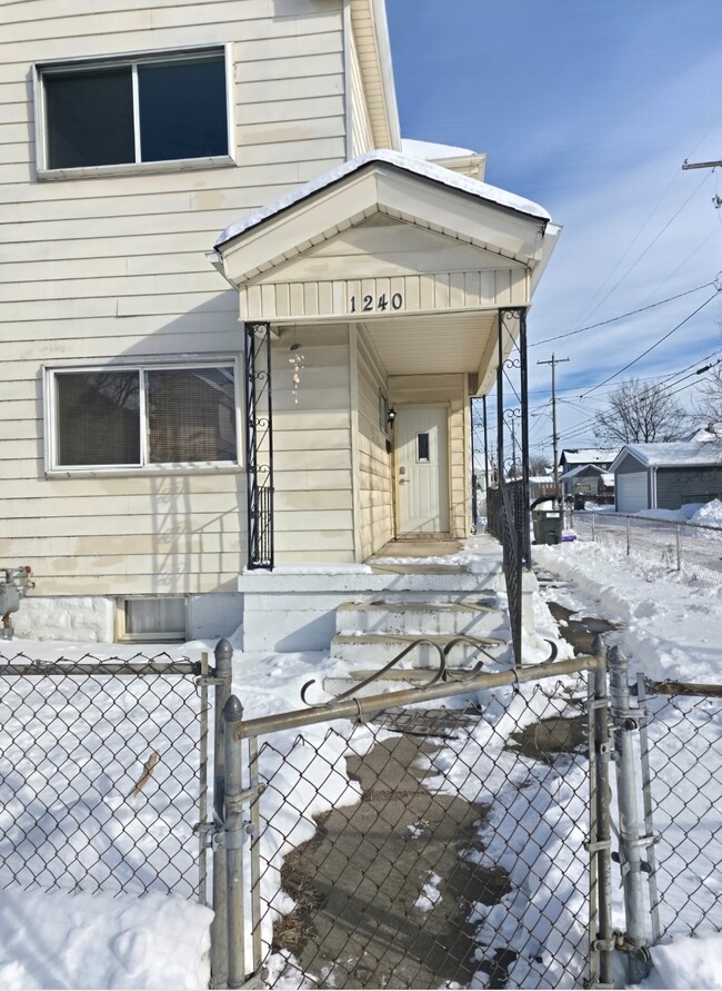 Building Photo - 1240 S 17th St