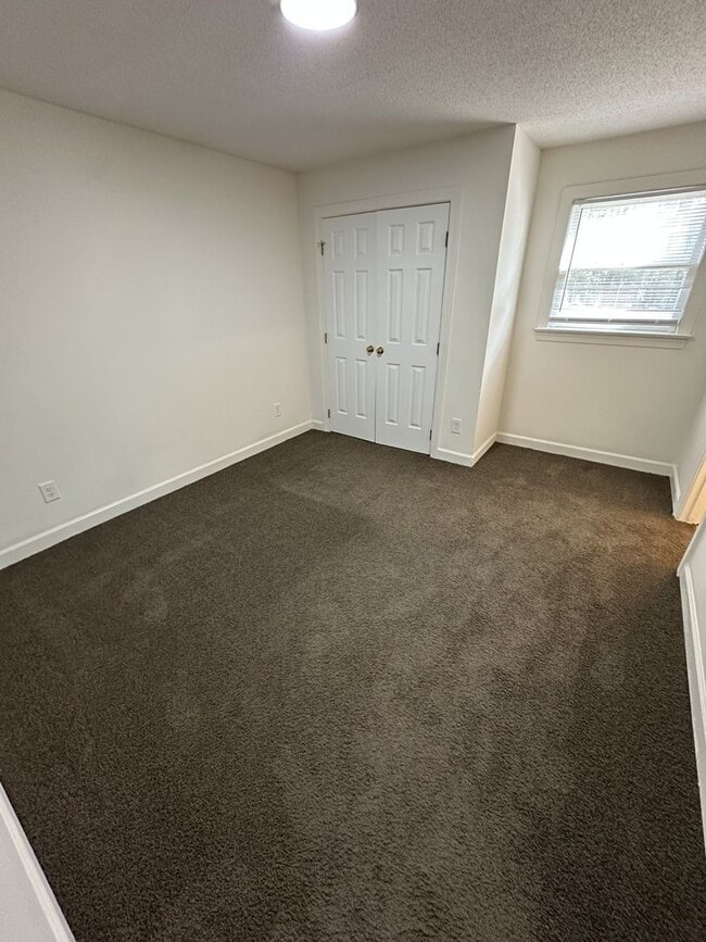 Building Photo - 2 Bedroom 2 Bathroom Condo!