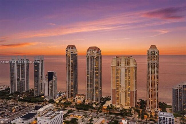 Building Photo - 17901 Collins Ave