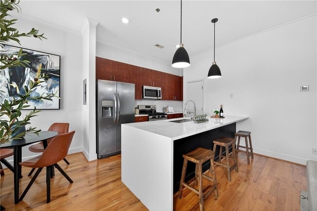 Building Photo - 384 Ralph McGill Blvd NE