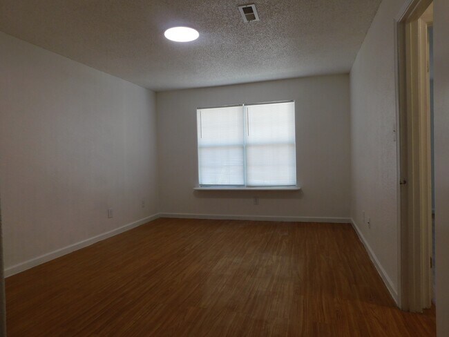 Building Photo - 603 Spirit Ct