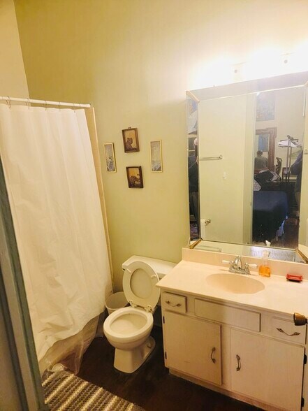 1st floor bathroom - 1808 Esplanade Ave