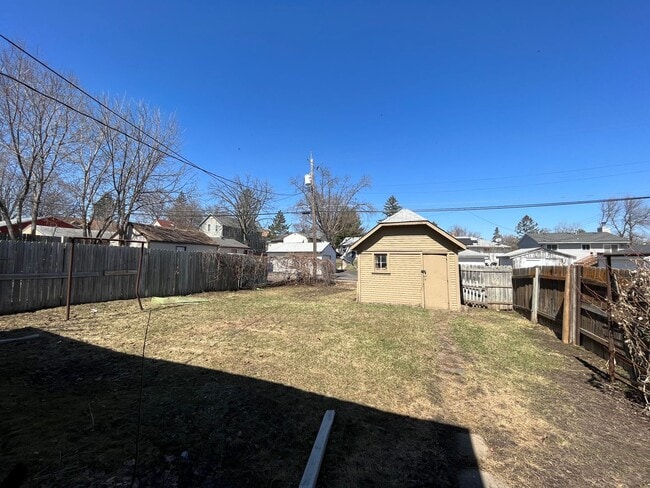 Building Photo - Fantastic 2 Bed 1 Bath Single Family Home in St. Paul! View and Get Approved TODAY!