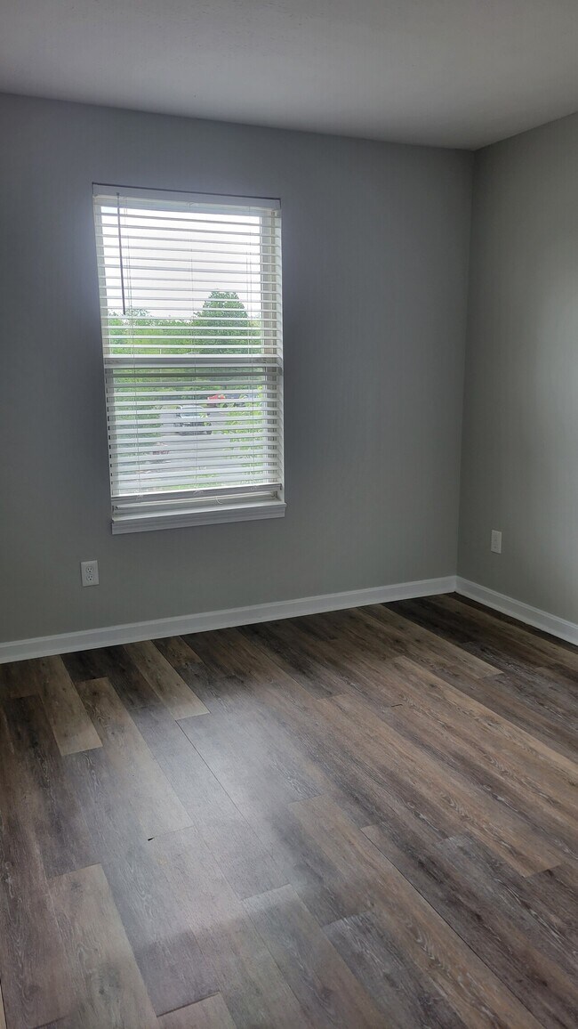 Building Photo - Graham Village