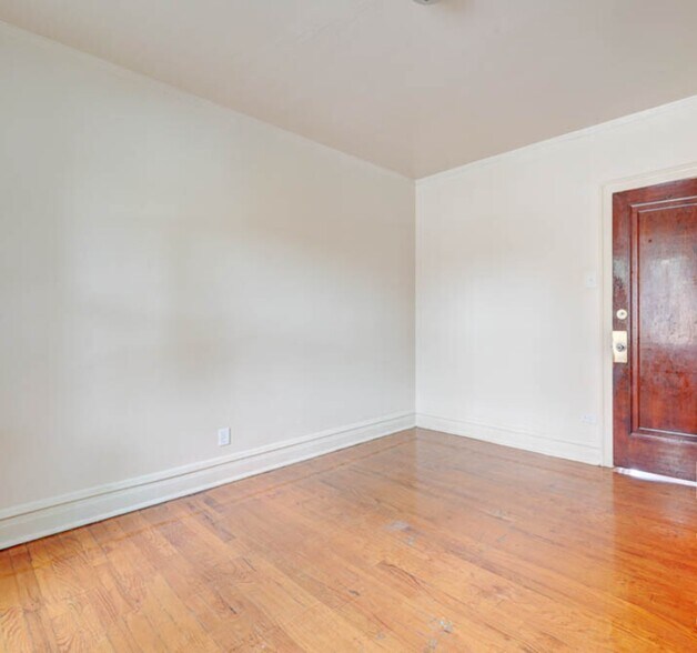 Building Photo - 5559 W Altgeld St