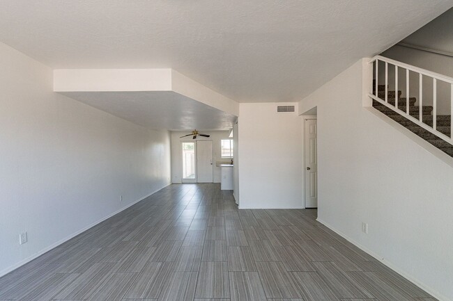 Building Photo - Brand new floor