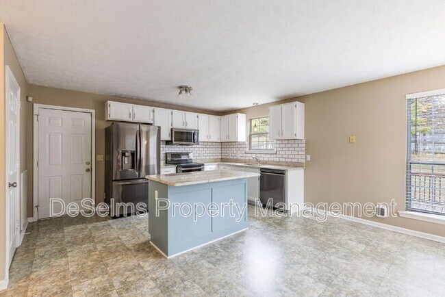 Building Photo - 236 Burgandy Hill Rd