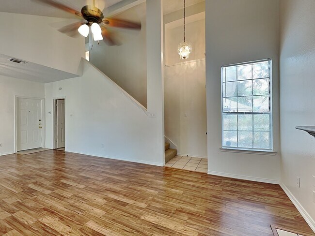 Building Photo - 1012 Garden Trail