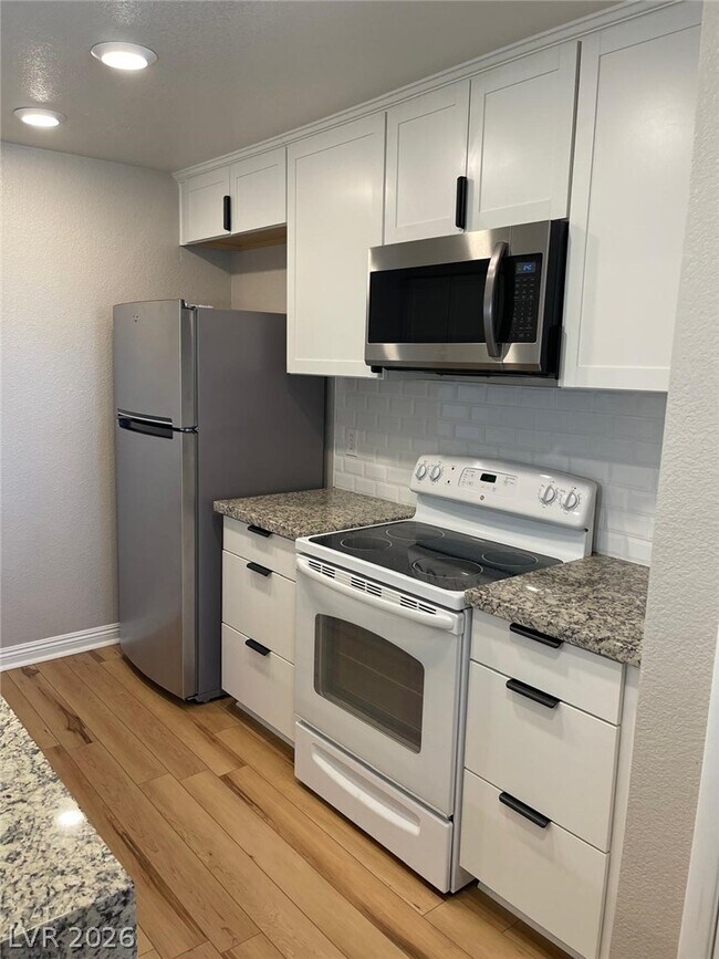 Building Photo - 8101 W Flamingo Rd