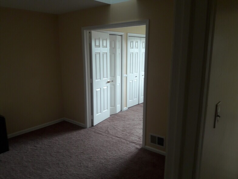 Building Photo - 735 N 12th St