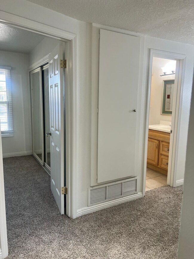 Building Photo - Welcome to the East Whittier 3 Bedroom House.