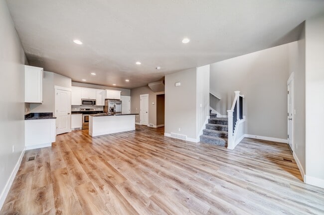 Building Photo - 4423 W Glendon Dr