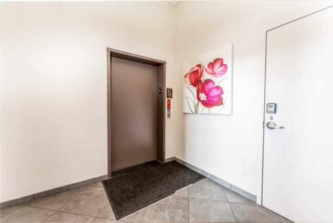 Building Photo - 2920 Martinsville Rd St