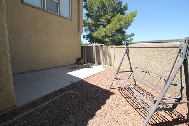 Building Photo - Fantastic 3bed/2.5 bath in Southwest ready for immediate move-in!