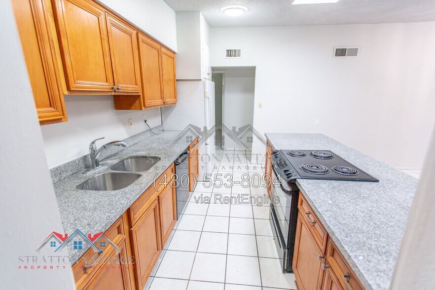 Building Photo - 1168 E Alameda Dr