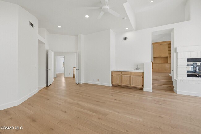 Building Photo - 658 Elevar Ct