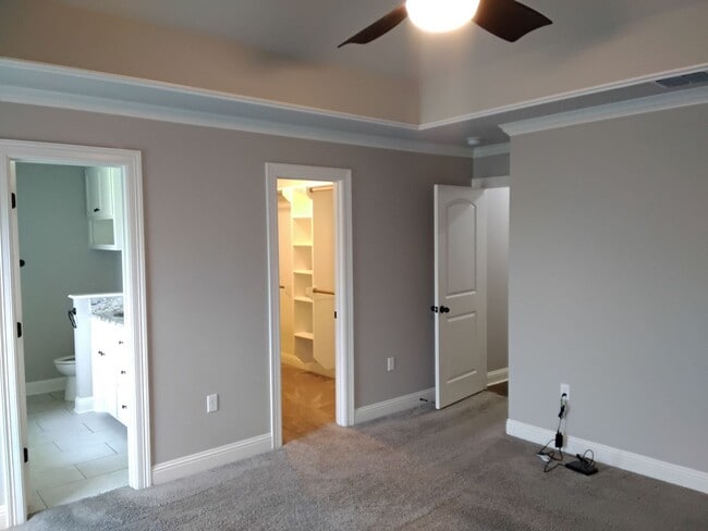 Building Photo - Nice Blanchard Home/Close to Golf course
