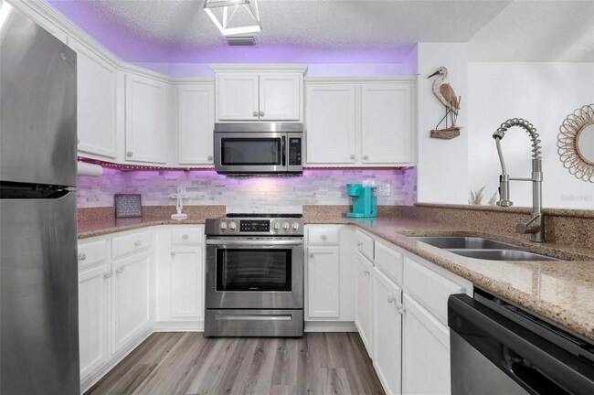 Building Photo - 4057 Crockers Lake Blvd