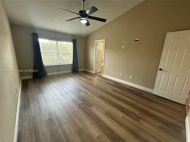 Building Photo - 9721 SW 15th Dr