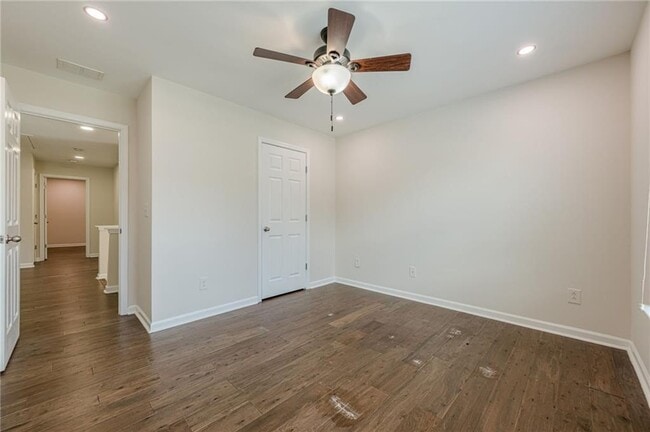 Building Photo - 4720 Shiloh Springs Rd