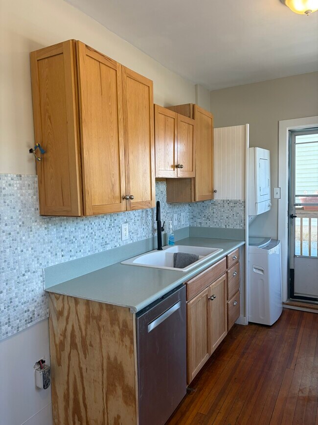 Building Photo - 6750 Ventnor Ave