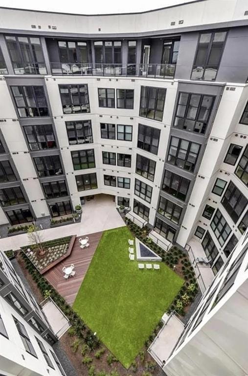 Building Photo - 800 Embassy Dr