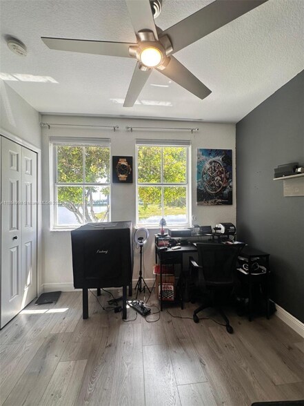 Building Photo - 4226 SW 156th Ave