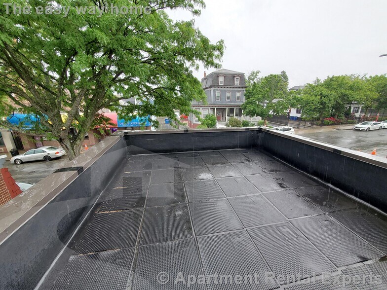Building Photo - 146 Highland Ave