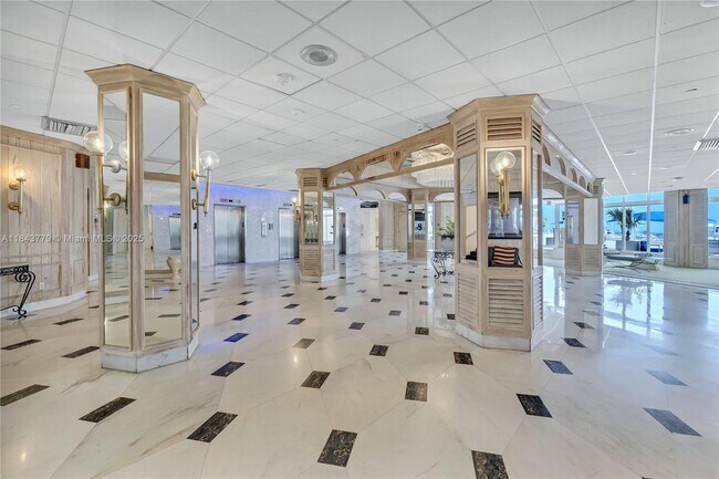 Building Photo - 3180 S Ocean Dr