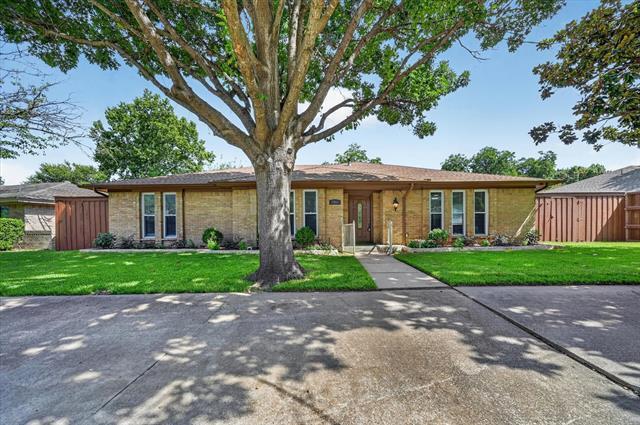 Building Photo - 2816 Pinehurst Dr