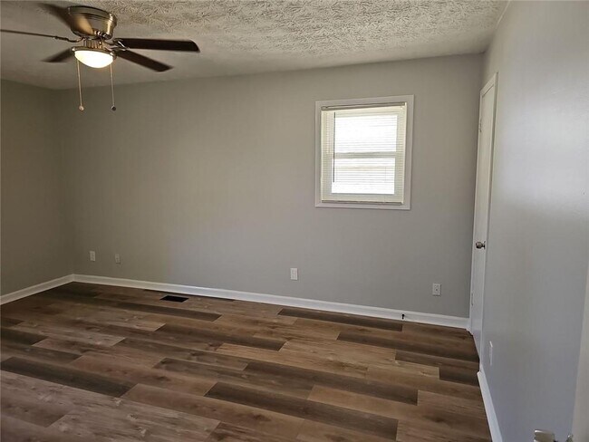 Building Photo - 2392 Shire Ct