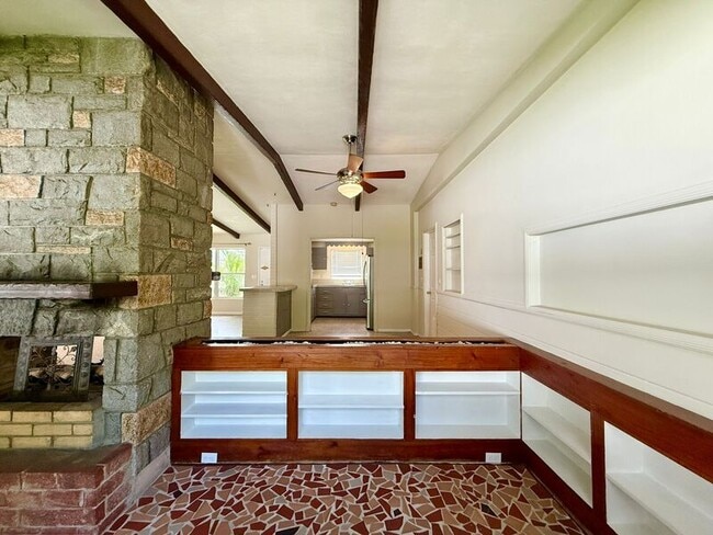Building Photo - 1501 Carlos Ave