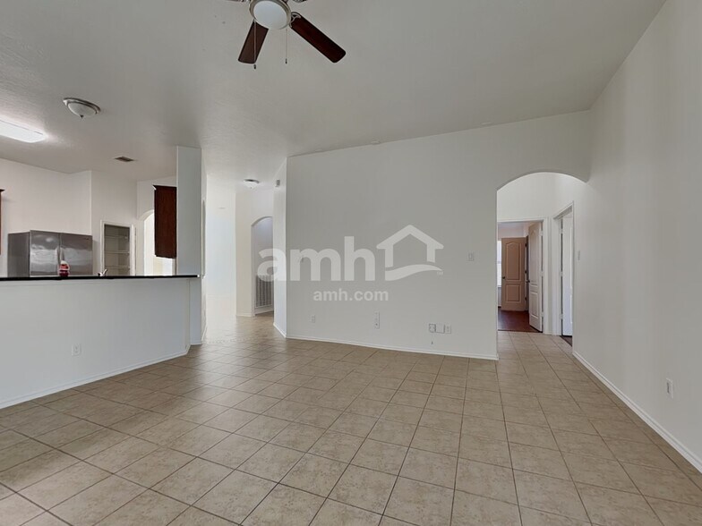 Building Photo - 10006 Blissfull Valley Ln