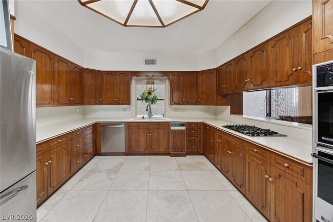 Building Photo - 2834 Queens Courtyard Dr