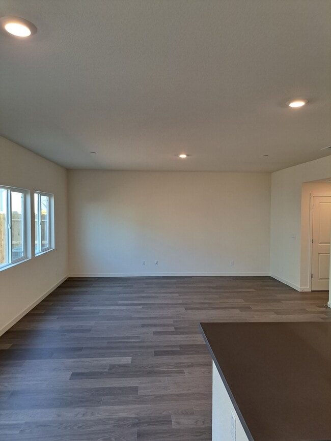 Building Photo - 5009 Star Dance Cir