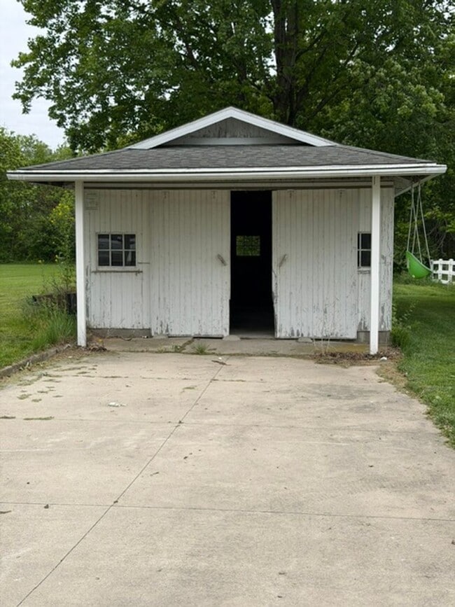 Building Photo - 60485 Co Rd 35