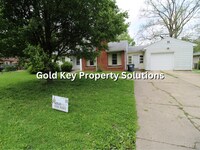 Building Photo - Large 3 BR 1 BA House with Garage and Central Air SECTION 8 APPROVED