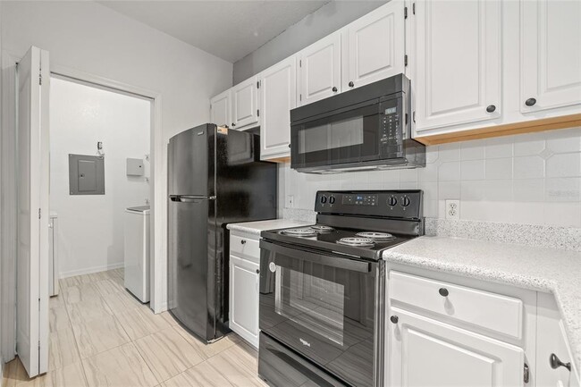 Building Photo - 5513 Legacy Crescent Pl