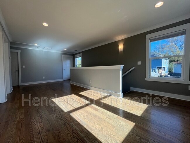 Building Photo - 705 Baldwin Ave