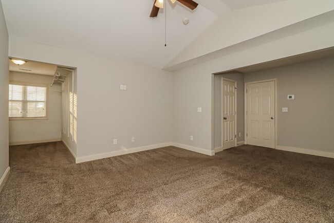 Building Photo - 7 Nash Ln