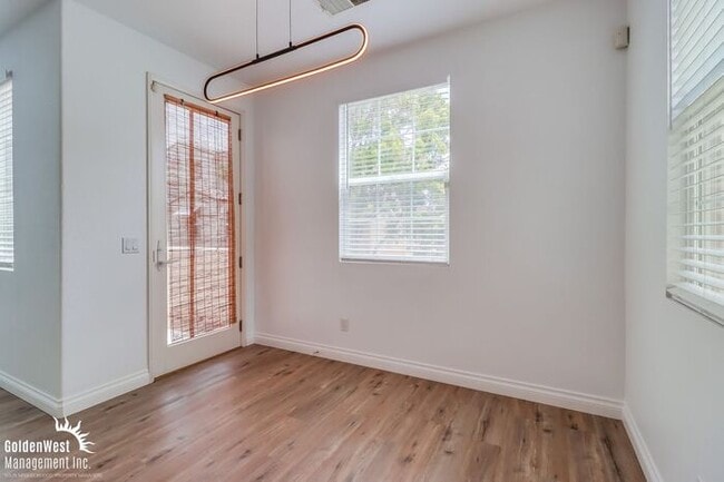 Building Photo - Charming 2Bdm 2Ba Tri-Level Condo in Otay ...