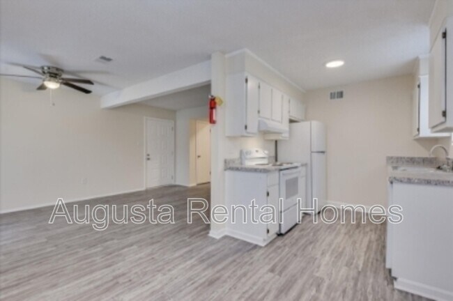 Building Photo - 2575 1/2 Tobacco Road - A