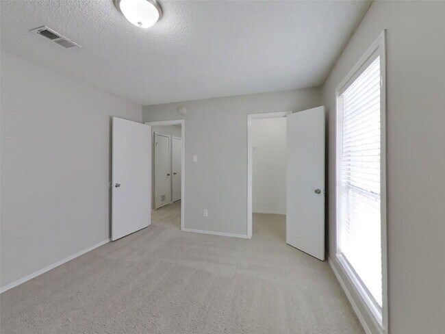 Building Photo - 20143 Dawn Mist Dr