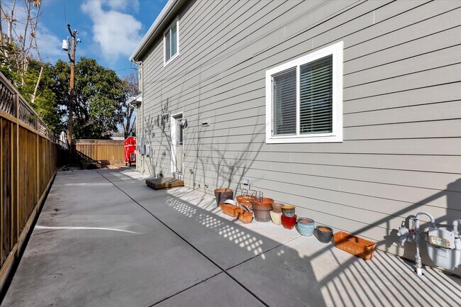 Building Photo - 2325 Cherrystone Dr